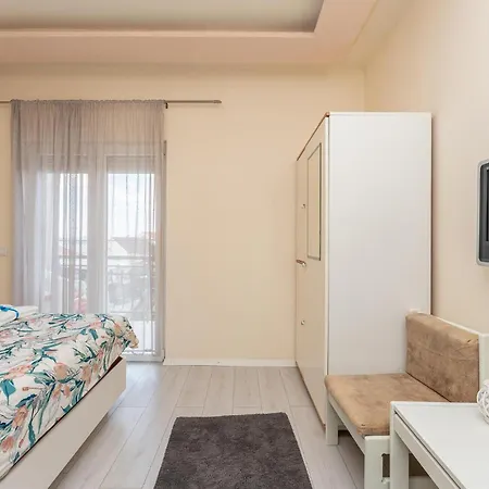 Stunning In With Wifi Appartement Biograd Na Moru